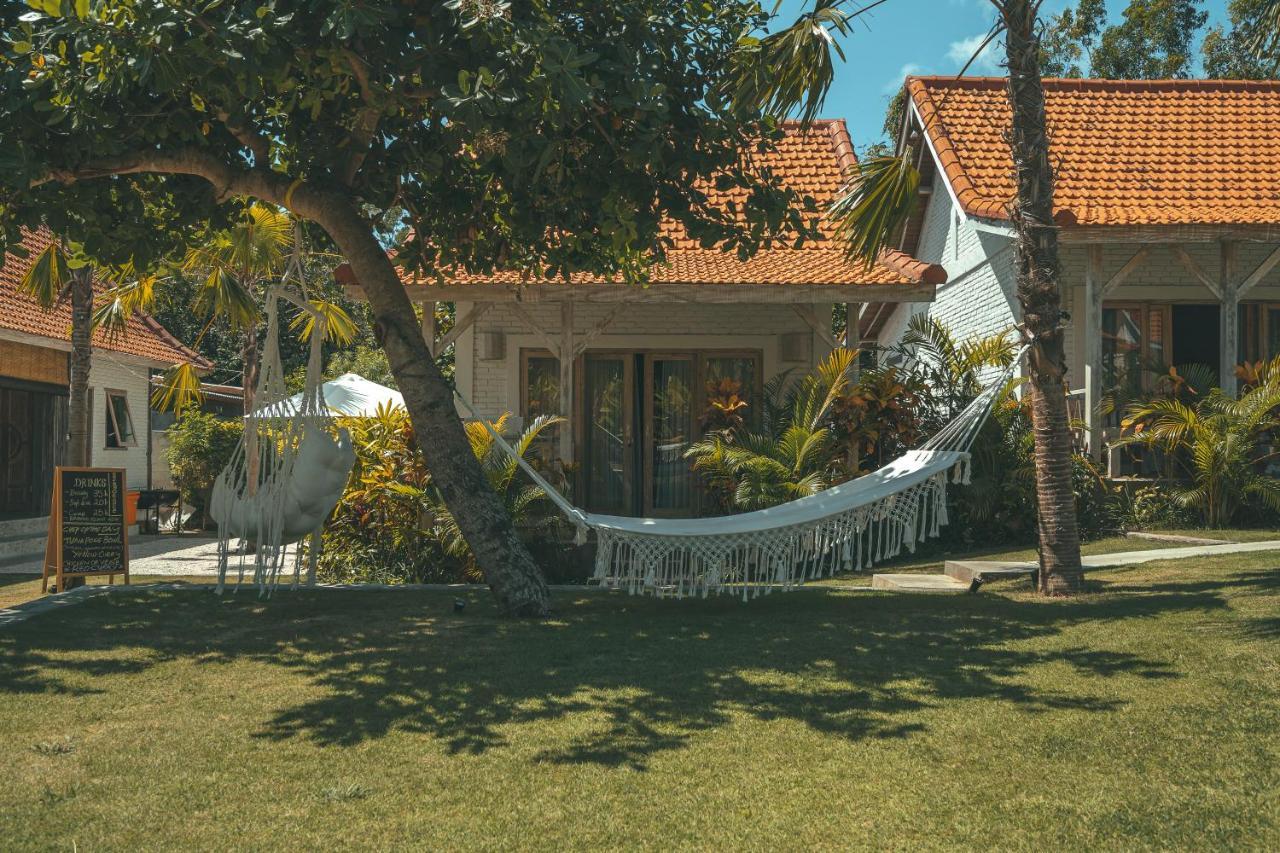 Cari Surf Camp & Studio'S Uluwatu  Exterior photo