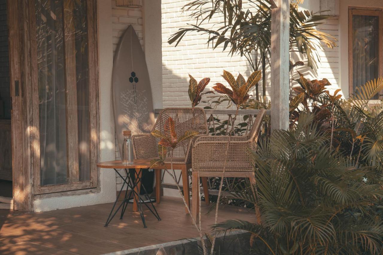 Cari Surf Camp & Studio'S Uluwatu  Exterior photo